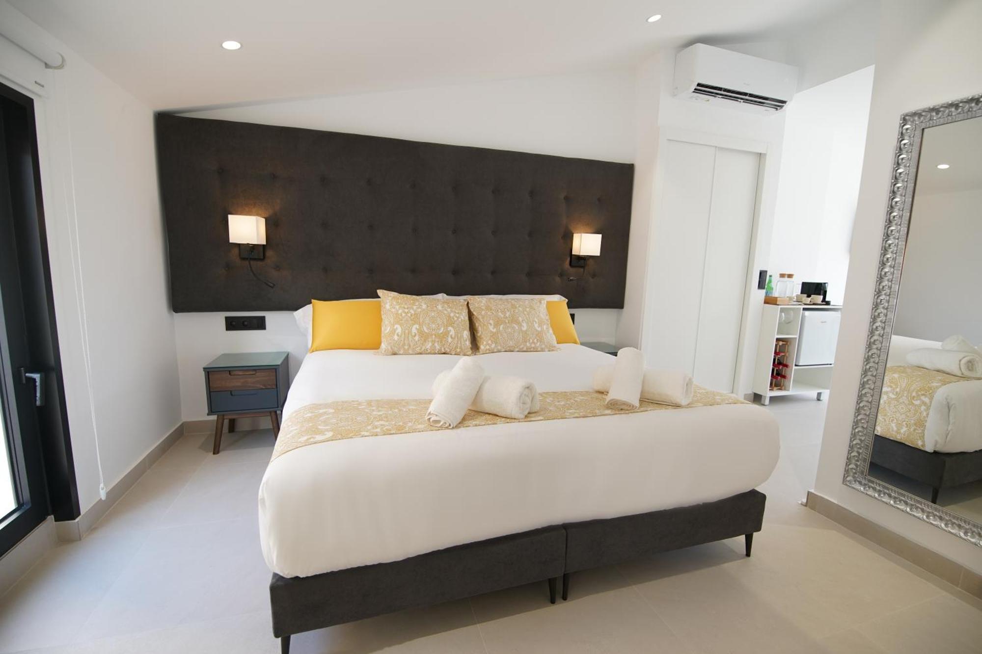 Bet Apartments - Suites Puerto Valencia Eksteriør billede